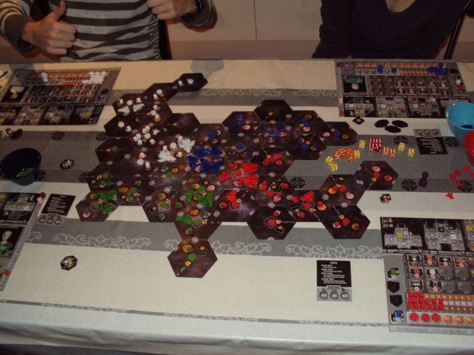 Eclipse: New Dawn for the Galaxy - First game (with all rules correct) - Credit: retaliator666
