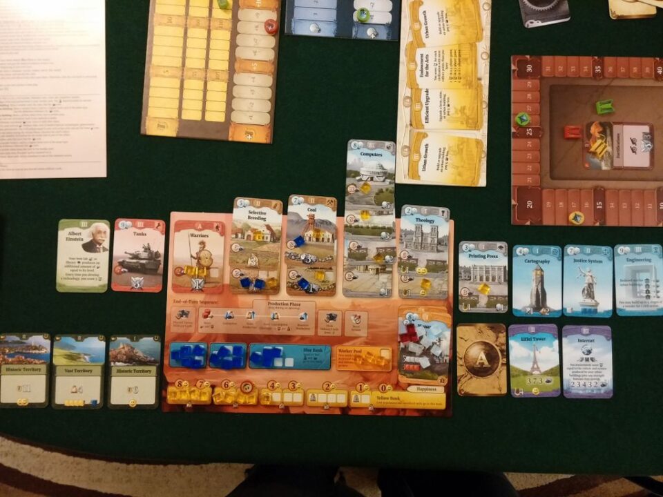 Through the Ages: A New Story of Civilization - At the end of the game -Age IV- , my score was 189, better than last time. A very interesting game, first player win with two more points at 264 from second player. I was third. I understand the game sometime!  - Credit: KThVez
