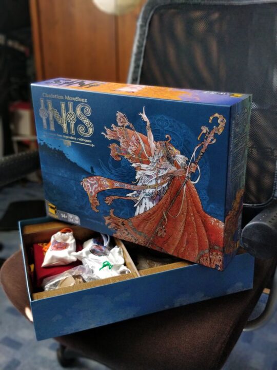 Inis - It's hard to stop looking at this box (french edition 2018) - Credit: FreeArt