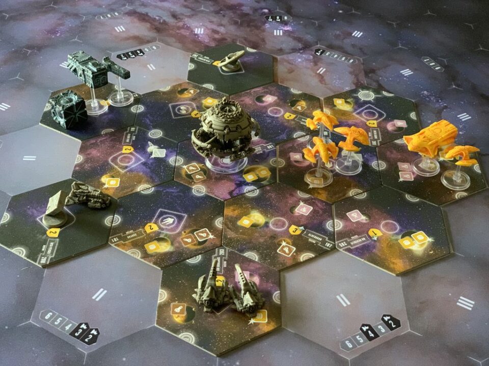 Eclipse: Second Dawn for the Galaxy - Stuff that comes with the Kickstarter version - Credit: blownfreaks