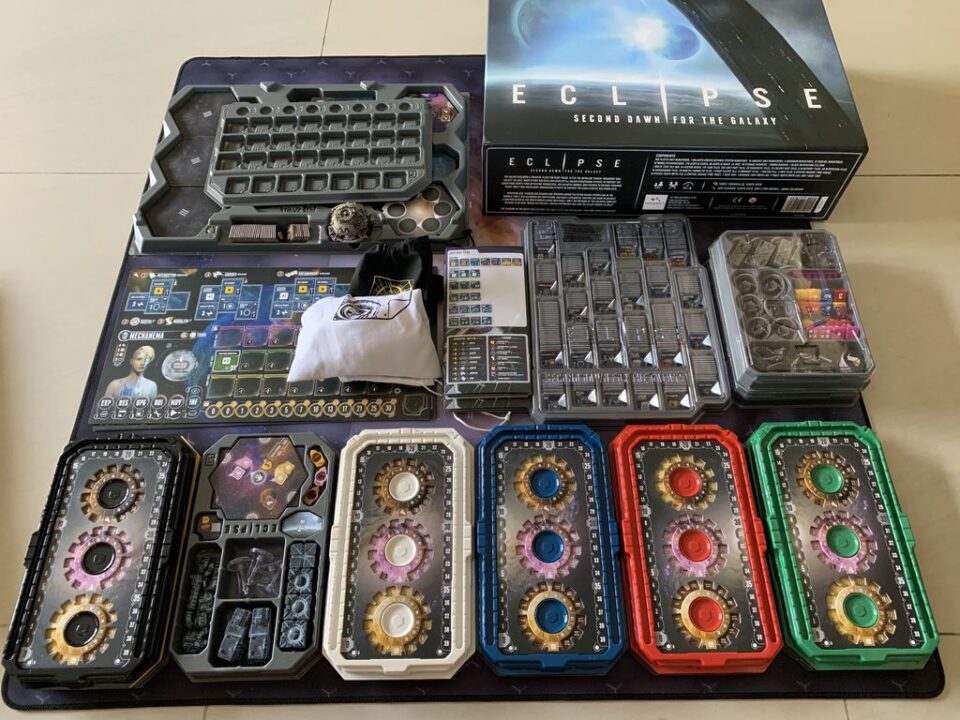 Eclipse: Second Dawn for the Galaxy - Stuff that comes with the Kickstarter version - Credit: blownfreaks