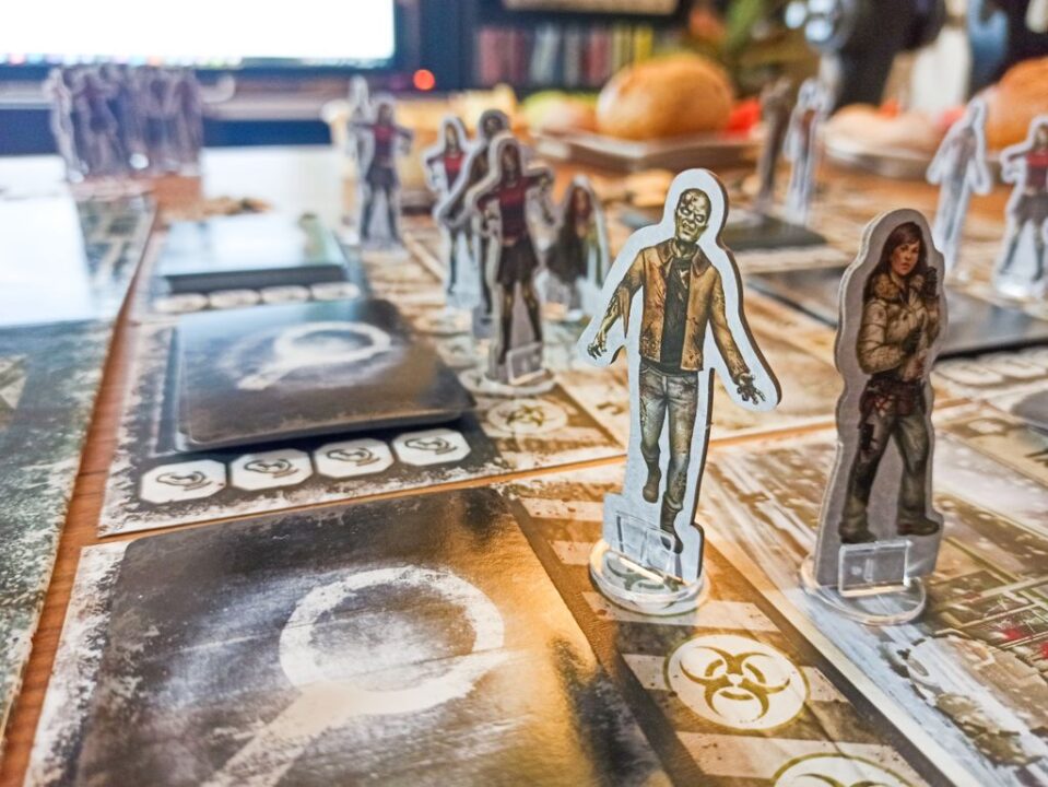 Dead of Winter: A Crossroads Game - Spielfigur Zombie - Credit: Tekke