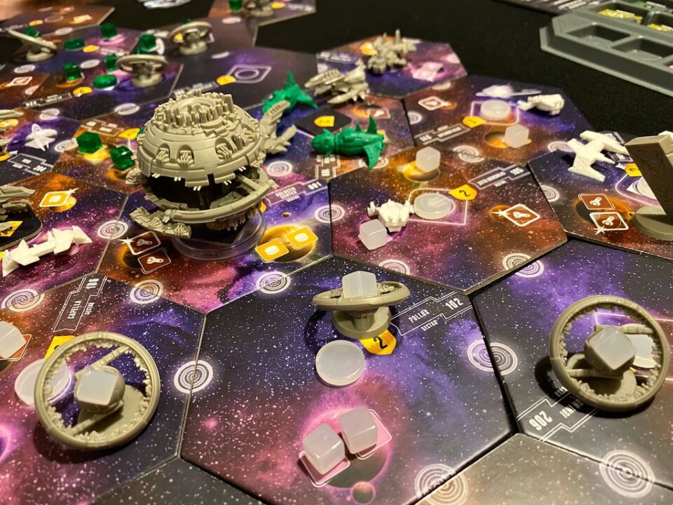 Eclipse: Second Dawn for the Galaxy - 2 players struggle - Credit: Sidamo