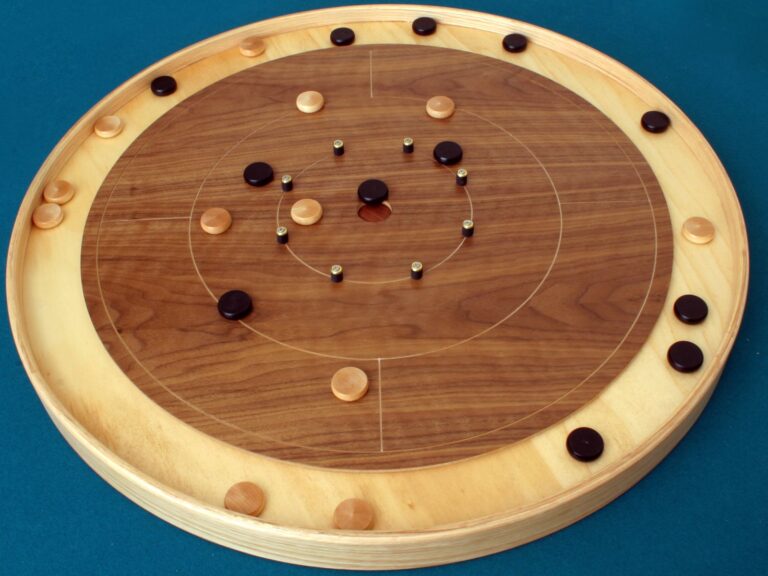 Crokinole: Box Cover Front