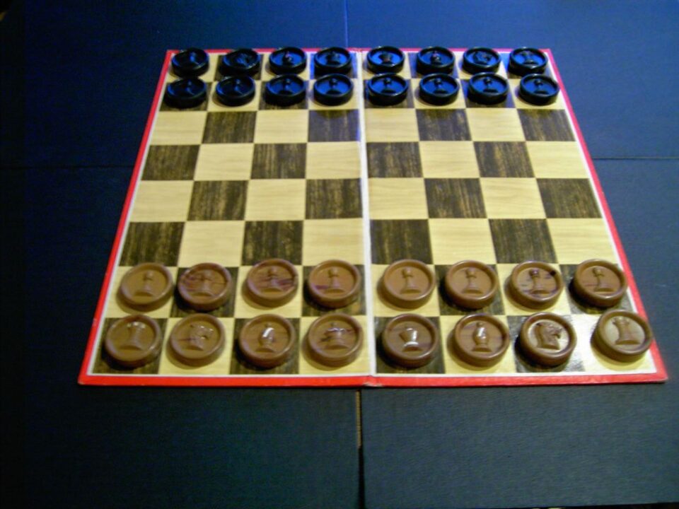 Chess - 'Bakelite', I think. Does anyone recognise these pieces? - Credit: StinkyHarry