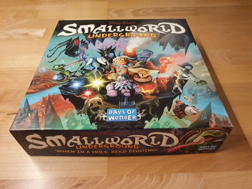 Small World Underground - Game box and its content - Credit: FunStorm