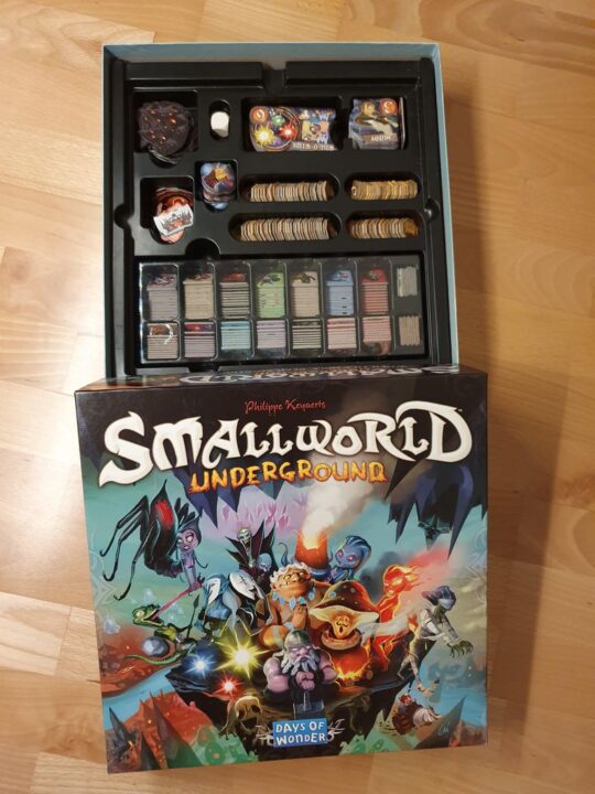 Small World Underground - Game box and its content - Credit: FunStorm