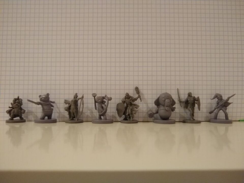 Stuffed Fables - Size comparison of the stuffies' miniatures with those of the Descent. - Credit: MajkPascal