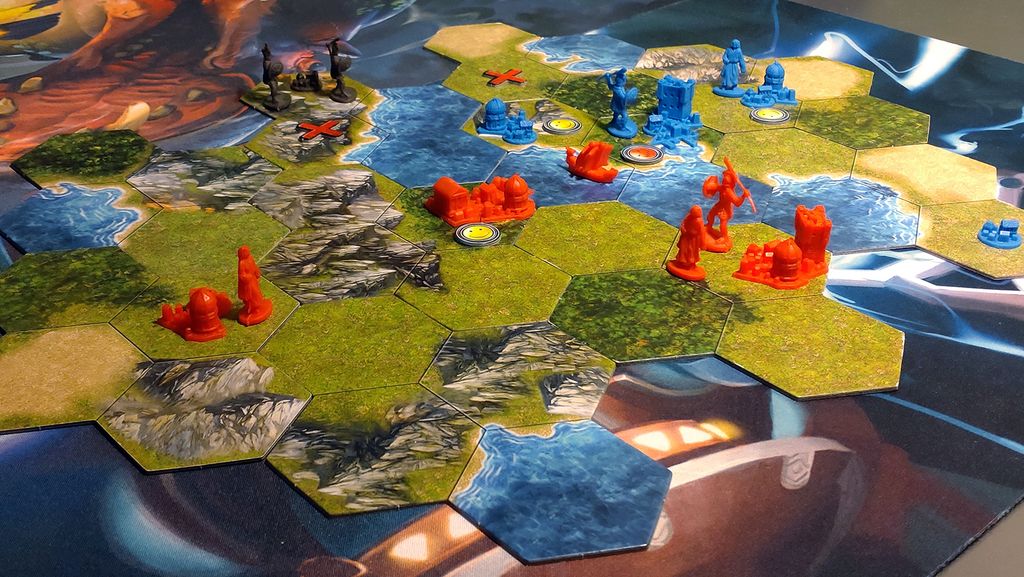 Clash of Cultures - First game. Blue won with 28-27. Red invaded angry blue city last turn, blue retook it last turn. - Credit: Nilssonius