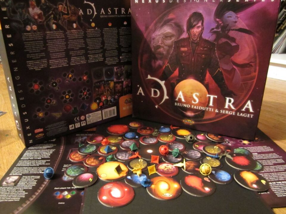 Ad Astra - Box and game pieces - Credit: Kuolema