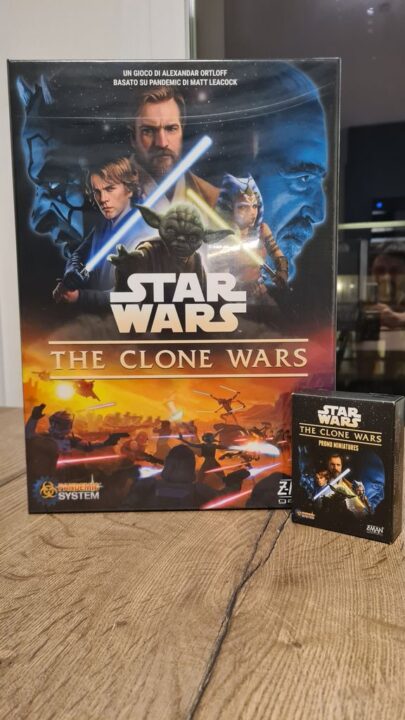 Star Wars: The Clone Wars - Italian Edition with promo minis - Credit: Jon Snow