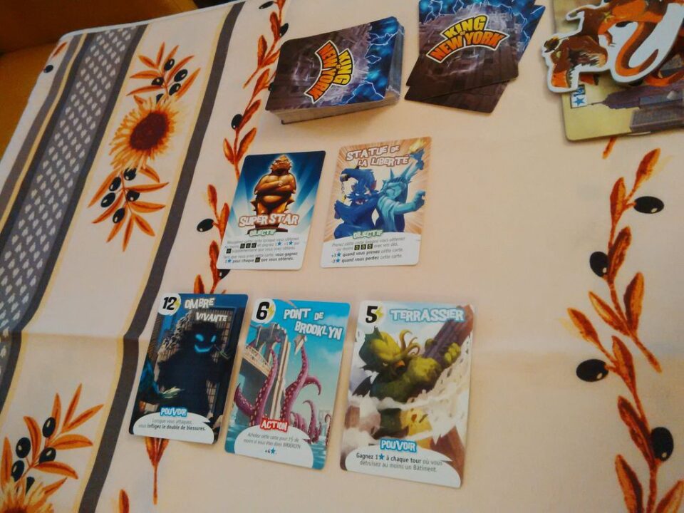 King of New York - Power and Action cards (in French) - Credit: dodecalouise