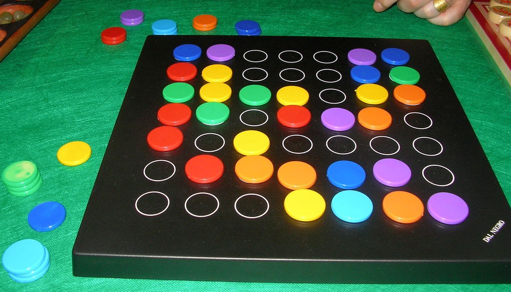 Colors - Colors - middlegame - Credit: janus