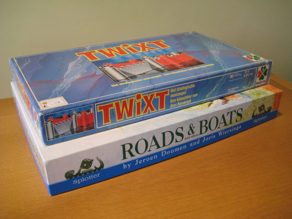 Twixt - The Dutch edition by Selecta comes in an ENORMOUS box - Credit: pijll