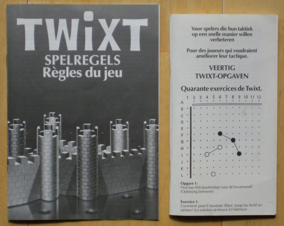 Twixt - Rulebook and tutorial booklet ("Forty Twixt Exercises") included in the Dutch edition - Credit: pijll