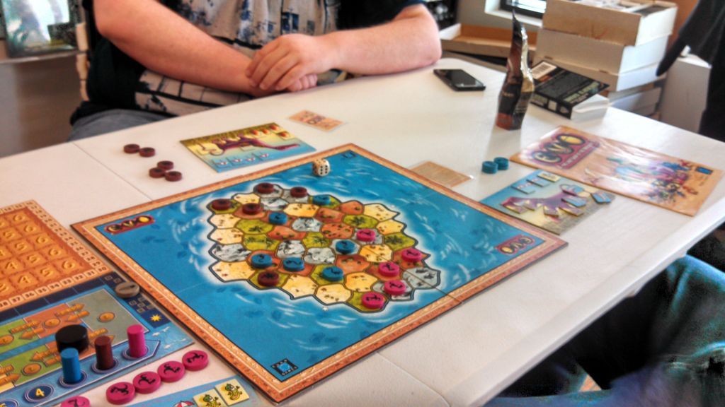 Evo - Blue had 2+ horns on the other two players and 4 legs. It was difficult to survive, but the Meteor hit just in time to give Pink a victory by 2 points. Evo being played at a COGS Game Day (www.TheCOGS.org) - Credit: Cashtool