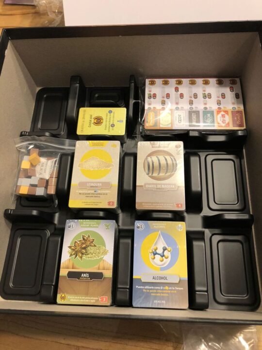 Distilled - Contenido caja - Credit: dave1O1